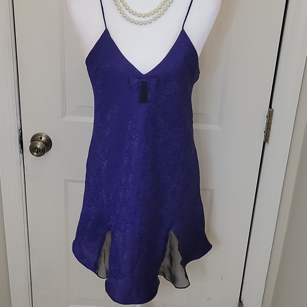 Victoria's Secret gold label chemise